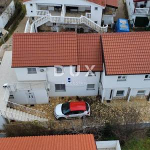 VRSI, ZUKVE - Prilika! Kuća s 4 apartmana 100 metara od mora!