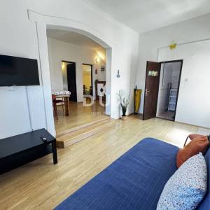 VRSI, ZUKVE - Prilika! Kuća s 4 apartmana 100 metara od mora!