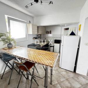 VRSI, ZUKVE - Prilika! Kuća s 4 apartmana 100 metara od mora!
