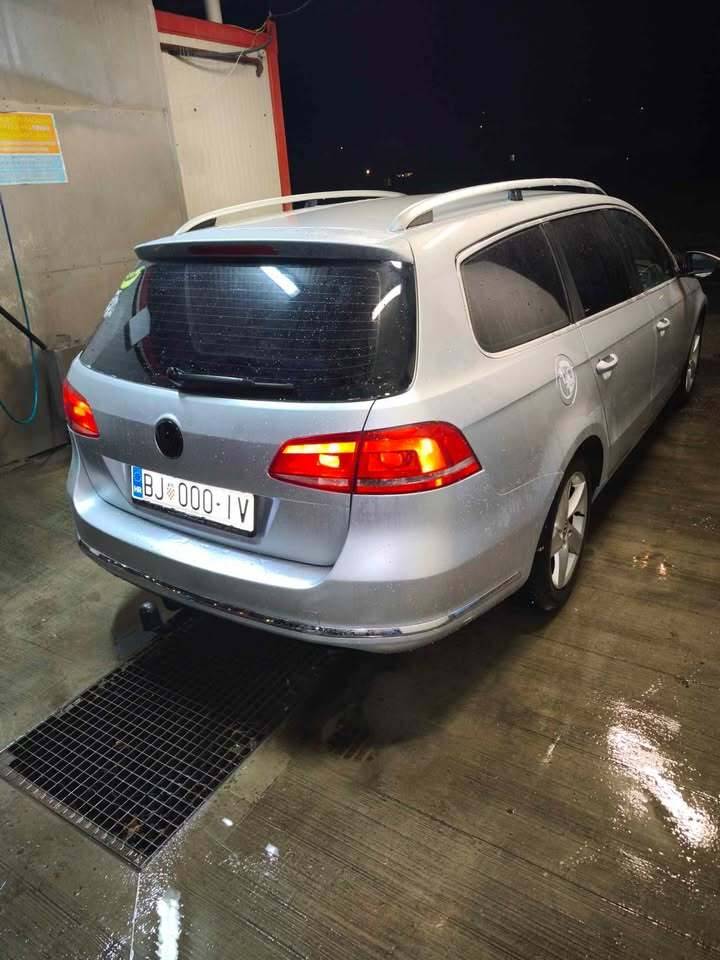 VW passat b7 2.0 tdi  variant HITNO !