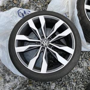 VW T-Roc R-LINE 2.0 TDI SCR Tvornička garancija 06.2026.