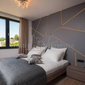 ZADAR - LUKSUZNA VILLA  453 m2 NA PARCELI  1209 m2