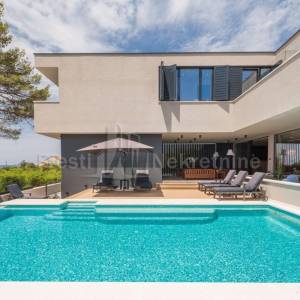 ZADAR - LUKSUZNA VILLA  453 m2 NA PARCELI  1209 m2