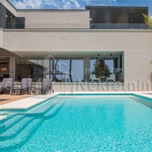 ZADAR - LUKSUZNA VILLA  453 m2 NA PARCELI  1209 m2