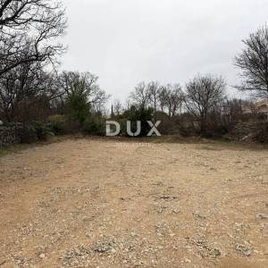 ZADAR, MASLENICA - Građevinsko zemljište 1260m² - na odličnoj lokaciji!