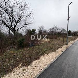 ZADAR, MASLENICA - Građevinsko zemljište 1260m² - na odličnoj lokaciji!