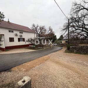 ZADAR, MASLENICA - Građevinsko zemljište 1260m² - na odličnoj lokaciji!