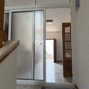 ZADAR PLOVANIJA – Fleksibilan poslovni prostor 200 m²