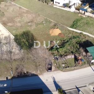 ZADAR, SINJORETOVO - Građevinsko zemljište 704m²!