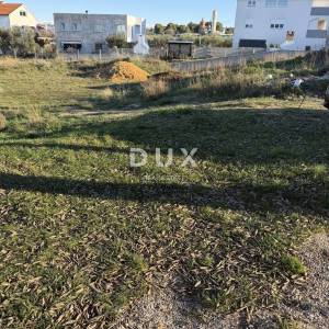 ZADAR, SINJORETOVO - Građevinsko zemljište 1605m² s projektom!!