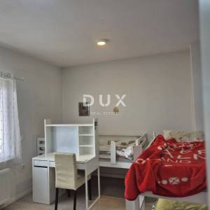 ZADAR, ZEMUNIK - PRILIKA! Renovirana obiteljska kuća