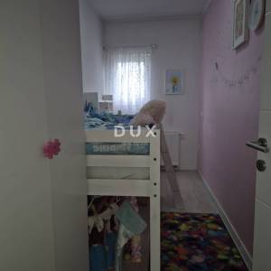 ZADAR, ZEMUNIK - PRILIKA! Renovirana obiteljska kuća