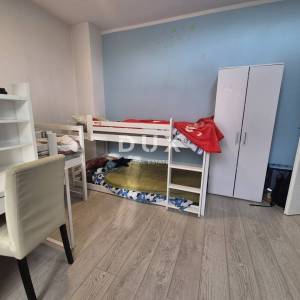 ZADAR, ZEMUNIK - PRILIKA! Renovirana obiteljska kuća