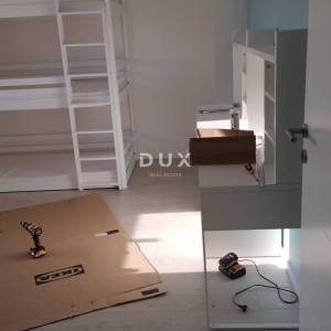 ZADAR, ZEMUNIK - PRILIKA! Renovirana obiteljska kuća