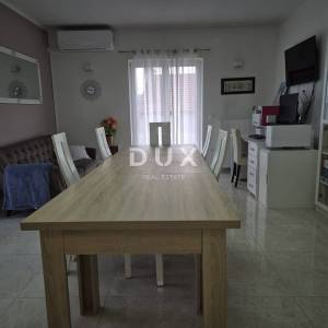 ZADAR, ZEMUNIK - PRILIKA! Renovirana obiteljska kuća