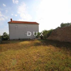 ZADAR, ZEMUNIK - PRILIKA! Renovirana obiteljska kuća