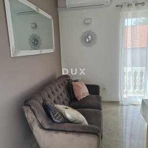 ZADAR, ZEMUNIK - PRILIKA! Renovirana obiteljska kuća