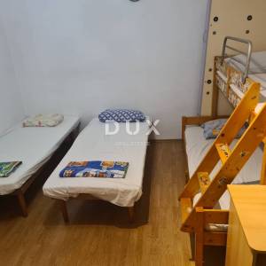 ZADAR, ZEMUNIK - PRILIKA! Renovirana obiteljska kuća