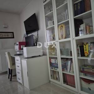 ZADAR, ZEMUNIK - PRILIKA! Renovirana obiteljska kuća