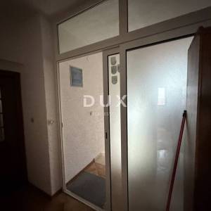 ZADAR,PLOVANIJA – Fleksibilan poslovni prostor 200 m²