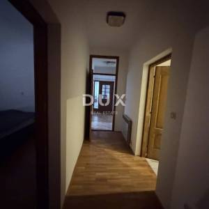 ZADAR,PLOVANIJA – Fleksibilan poslovni prostor 200 m²