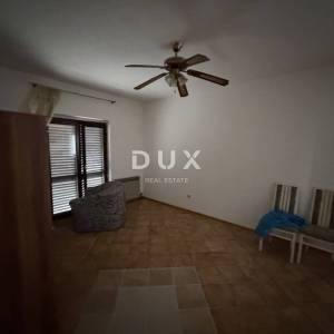 ZADAR,PLOVANIJA – Fleksibilan poslovni prostor 200 m²