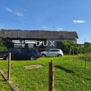 ZAGREB, BOROVJE - Zemljište u zelenoj oazi – idealno za obiteljsku kuću s bazenom