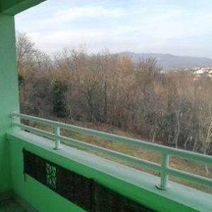 Zagreb-Gornja Kustošija, 2S stan s loggiom 52m2, mirna lokacija