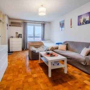 Zagreb-Trešnjevka, 2-sobni stan 59m2 sa spremištem, odlična lokacija