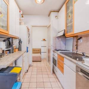 Zagreb-Trešnjevka, 2-sobni stan 59m2 sa spremištem, odlična lokacija