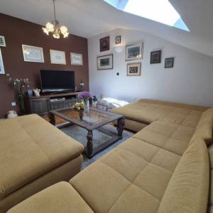 Zagreb-Trešnjevka, 4-sobni stan 103 m2, spremište, odlična lokacija