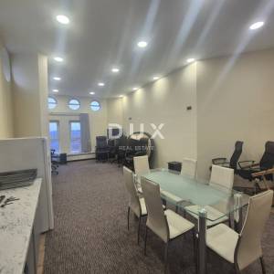 ZAGREB, TRNJE - Peterosoban s dva odvojena ulaza na vrhunskoj lokaciji