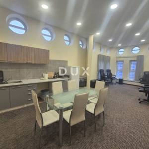 ZAGREB, TRNJE - Peterosoban s dva odvojena ulaza na vrhunskoj lokaciji