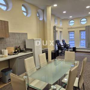 ZAGREB, TRNJE - Peterosoban s dva odvojena ulaza na vrhunskoj lokaciji