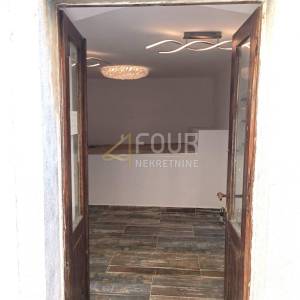 Zakup, Otok Krk, Baška, poslovni prostor 4.000€ godišnje