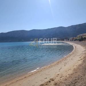 Zakup, Otok Krk, Baška, poslovni prostor 4.000€ godišnje