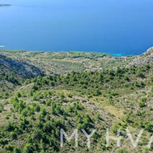 Zemljište s panoramskim pogledom i kućicom
