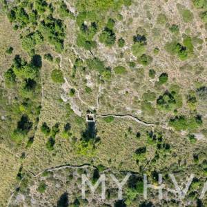 Zemljište s panoramskim pogledom i kućicom