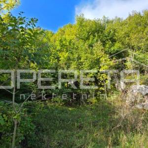 Zemljište s upisanim i ucrtanim objektima, 2.000 m2, Krivi put, Senj