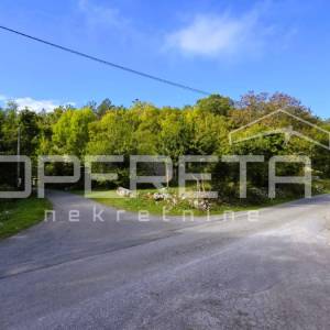 Zemljište s upisanim i ucrtanim objektima, 2.000 m2, Krivi put, Senj