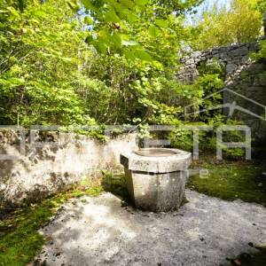 Zemljište s upisanim i ucrtanim objektima, 2.000 m2, Krivi put, Senj