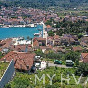 Zemljište sa projektom vile u Jelsi