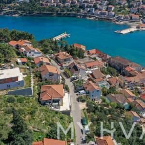 Zemljište sa projektom vile u Jelsi