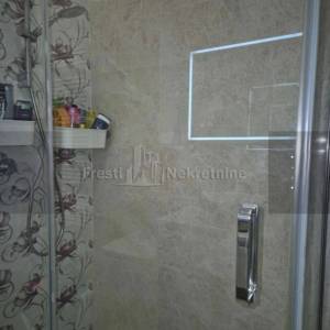 ZEMUNIK DONJI -ATRAKTIVNA KATNICA 185m2 u CENTRU 