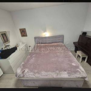 ZEMUNIK DONJI -ATRAKTIVNA KATNICA 185m2 u CENTRU 