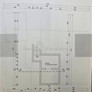 ZEMUNIK DONJI -ATRAKTIVNA KATNICA 185m2 u CENTRU 