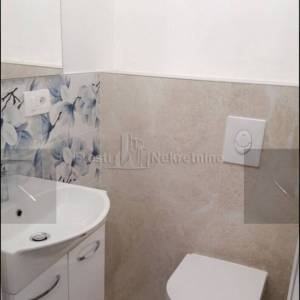 ZEMUNIK DONJI -ATRAKTIVNA KATNICA 185m2 u CENTRU 