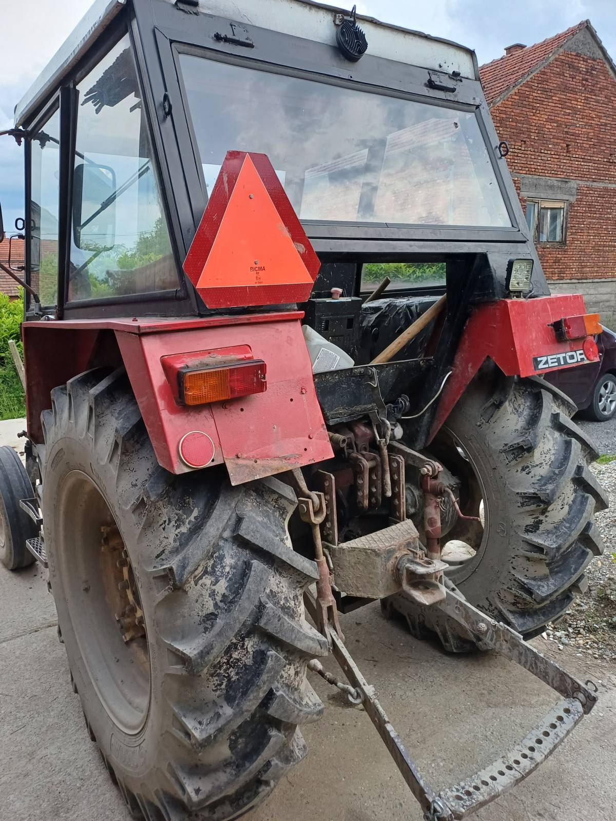 Zetor 7011 82g Dobar spreman za rad.Može i zamjena za ursus u lošiji