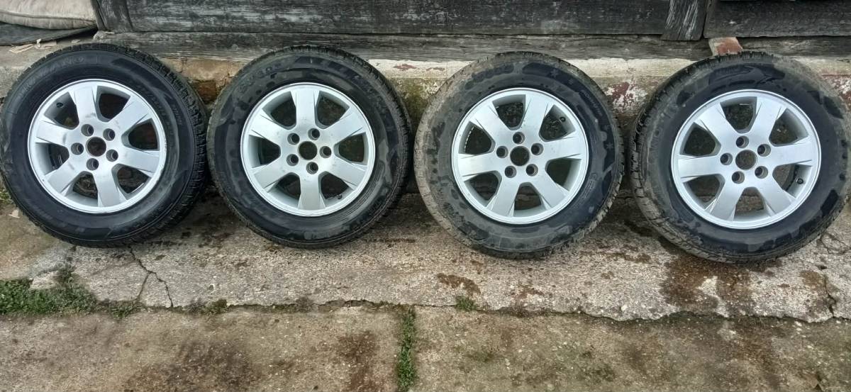 Zimske gume set sa Intra 15" alu felgama