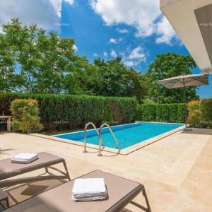 Žminj. Izuzetna moderna vila, okružena netaknutom prirodom.